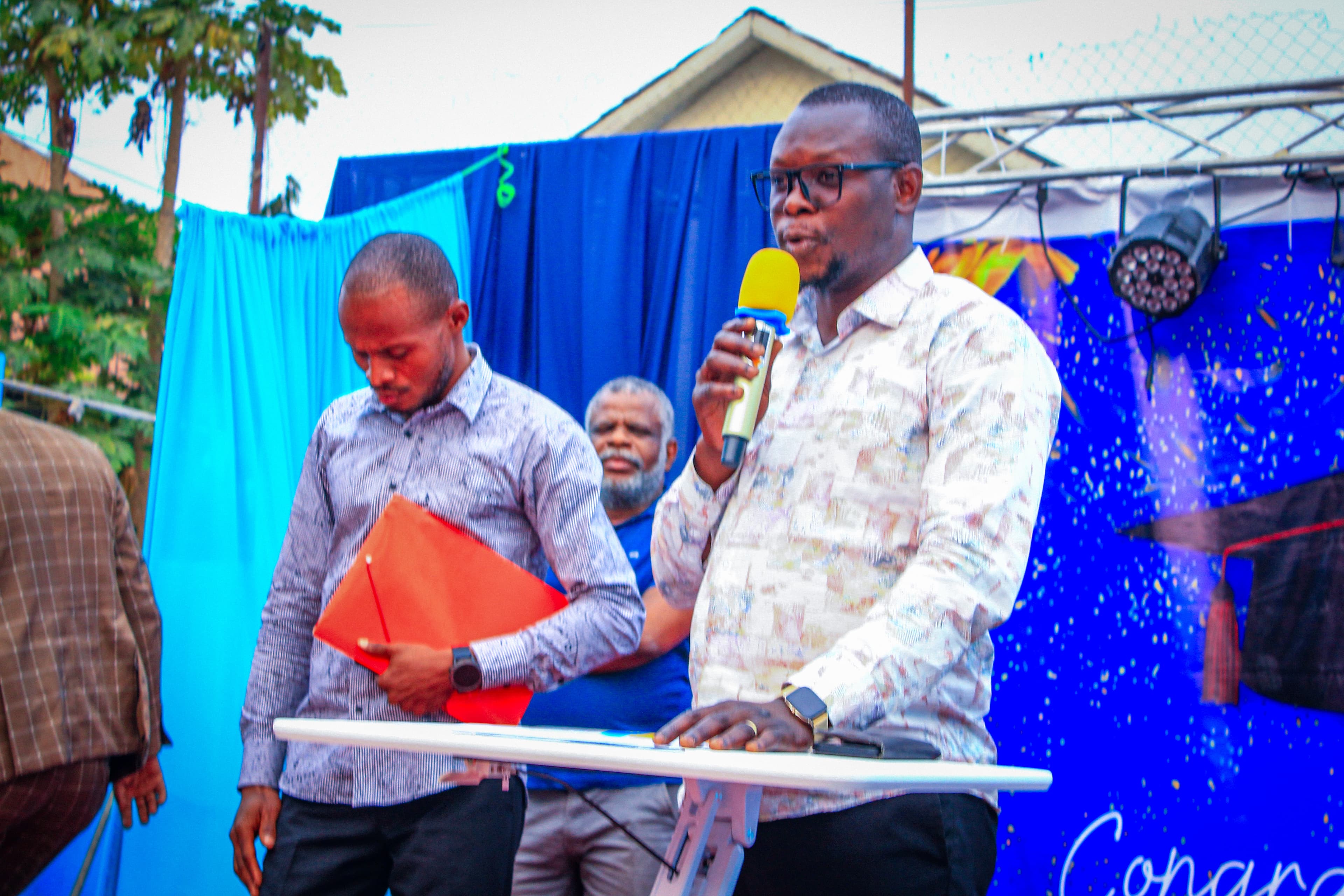 Remise des bourses d'études